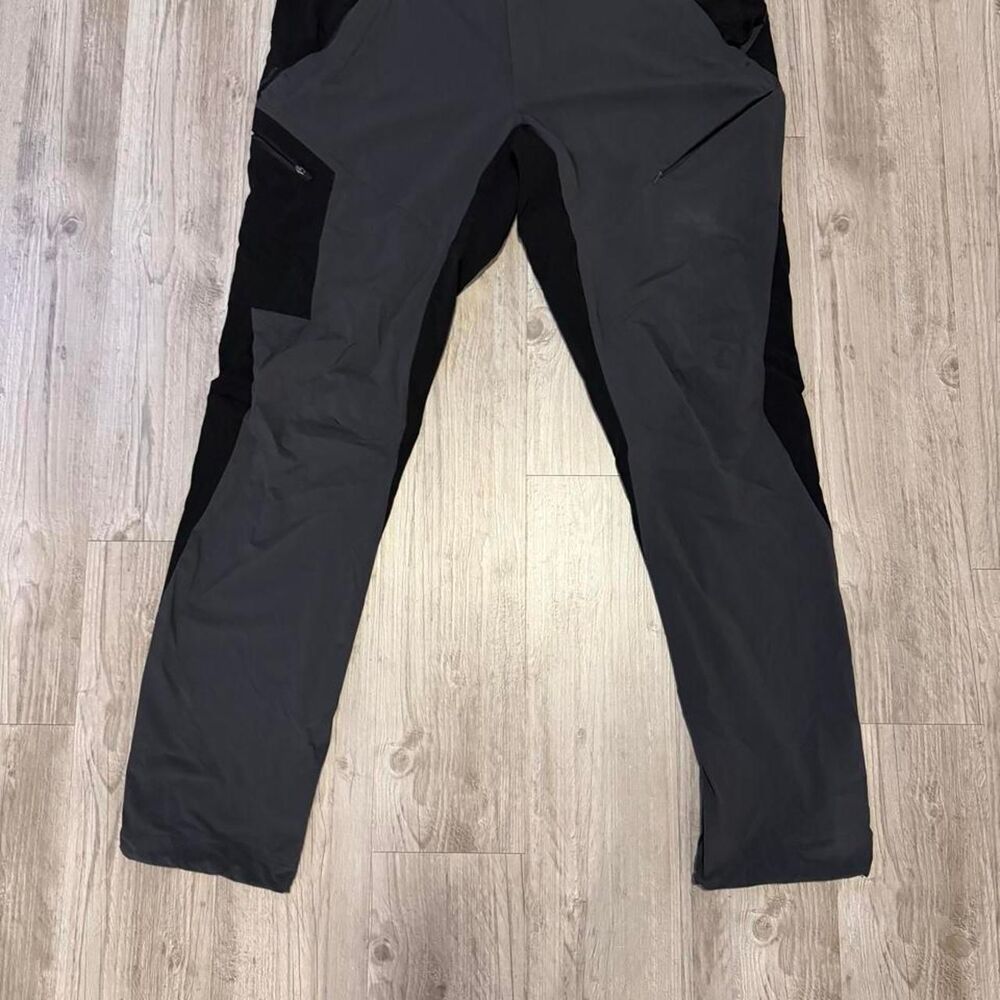 Decathlon Quechua gray and black hiking pants w42 L34